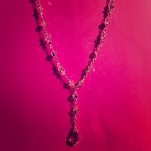 Gorgeous crystal necklace and earring set.